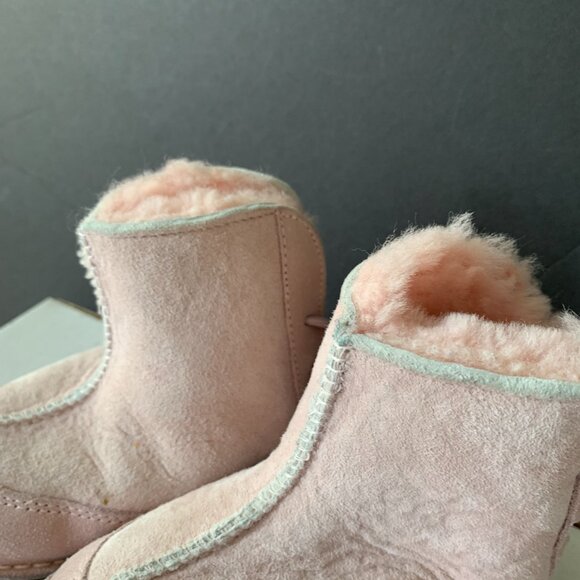 PINK UGG BOO CRIB BOOTS BABY SUEDE SIZE M - Picture 4 of 10